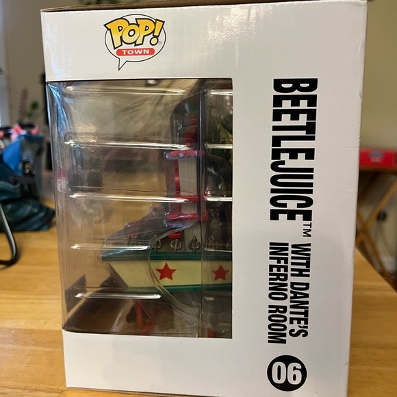 Beetlejuice with Dante’s Inferno Room Funko Pop! #06 - Picture 2 of 6